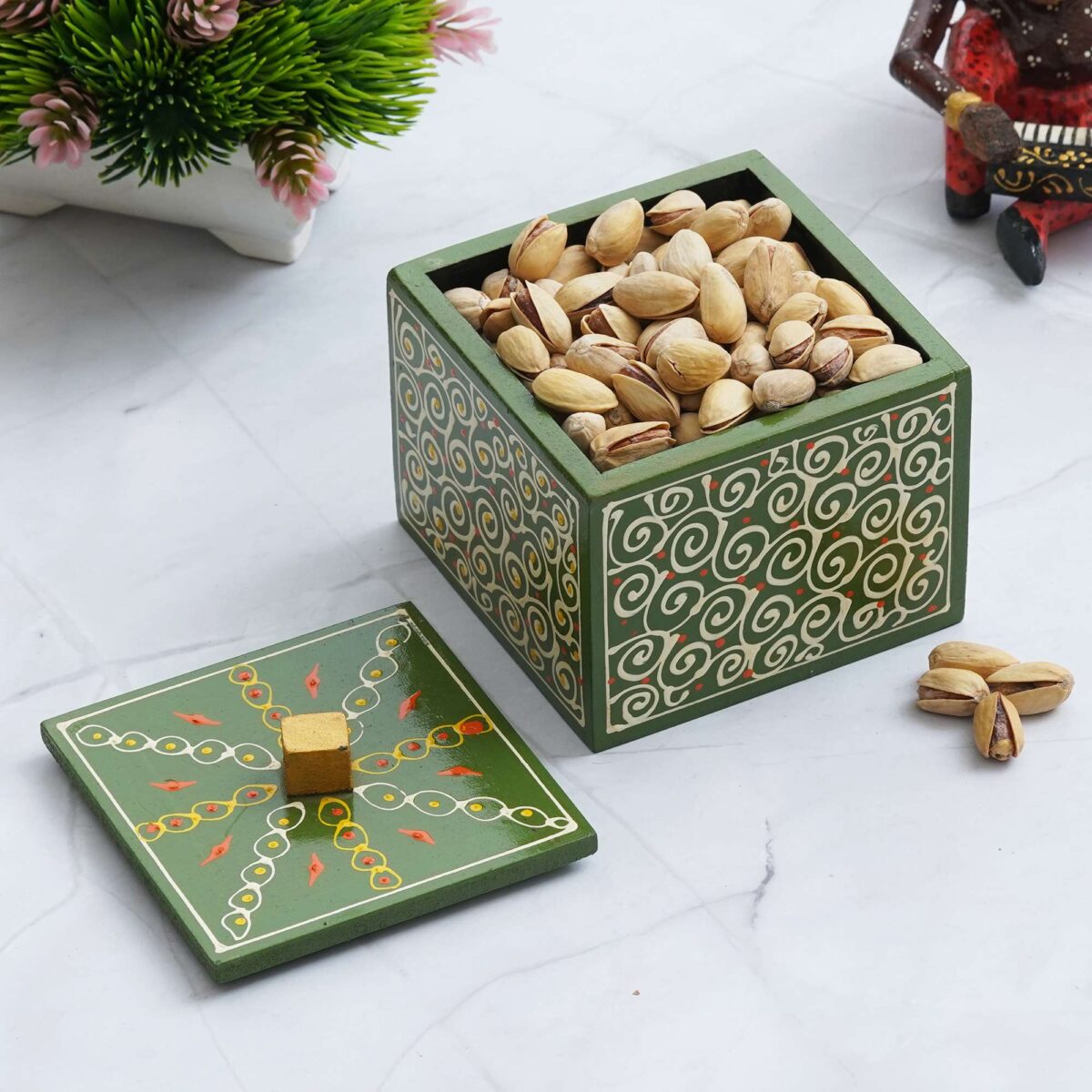 Wooden dry fruit box